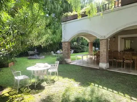 Venta Casa Chalet Parque Pileta Lomas De Zamora