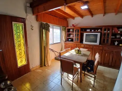 Casa 3 ambientes con 1 baño