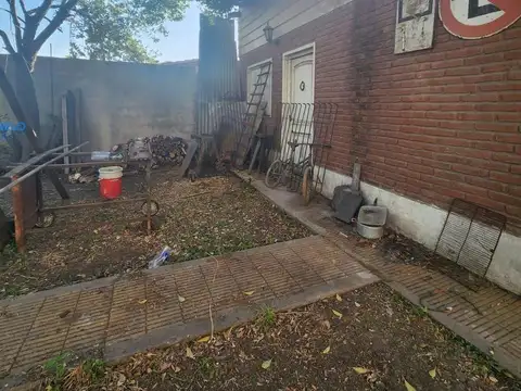 Casa 2 ambientes con 1 baño