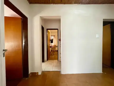 Casa 4 ambientes con 1 baño