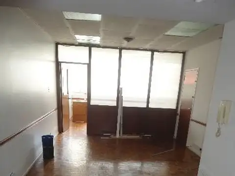 OFICINA AL FRENTE 40M2 APROX MICROCENTRO  FLORIDA AL 200. EXCEL ESTADO