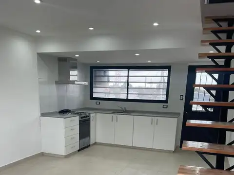 Departamento en Alquiler en Ezpeleta Este, $ 550.000