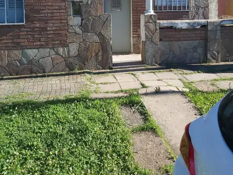 VENDO PRUSIA 6800 CASA AL FRENTE A RECICLAR BARRIO BELGRANO