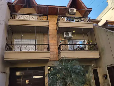 Departamento tipo casa  3 ambientes Villa del Parque