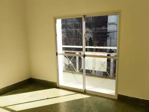 Departamento 10 ambientes con 4 baños