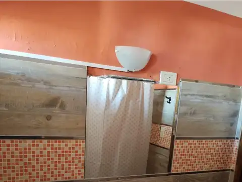 VENDO. Propiedad con locales y departamento céntrico. Concordia, ER.