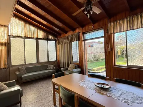 CASA EN VENTA 8,66X50 CN/COCHERA Y TERRAZA