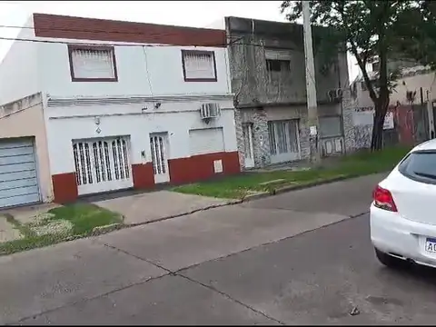 Casa de tres Dormitorios, Barrio España y Hospitales.