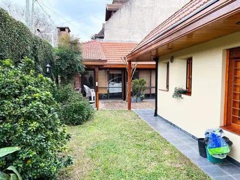 Bernardino Rivadavia  al 300