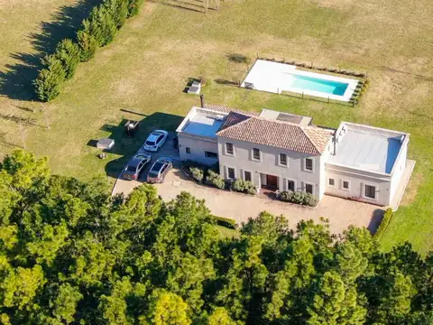 Venta casa 5 amb 1 HA La Macarena pileta crédito
