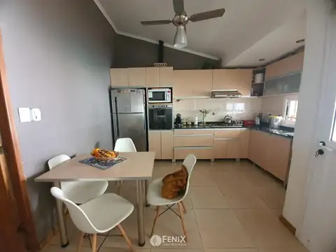 Casa 4 ambientes con 4 baños