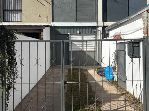 Dúplex en alquiler c/ cochera en José C. Paz
