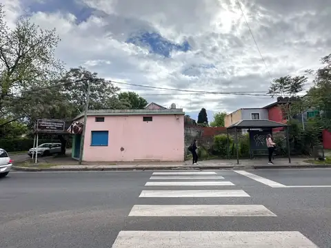 LOCAL EN ALQUILER EN ESQUINA
