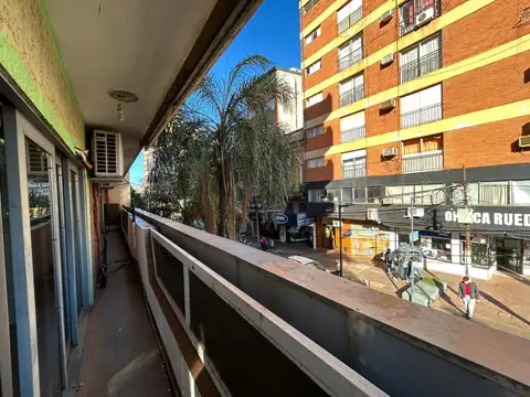 ALQUILER | OFICINA EN MICROCENTRO – ESQUINA COLÓN Y BOLÍVAR