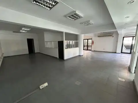 ALQUILER | OFICINA EN MICROCENTRO – ESQUINA COLÓN Y BOLÍVAR