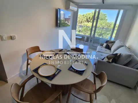 Vende apartamento de 2 dormitorios en Aidy Grill, Punta del Este