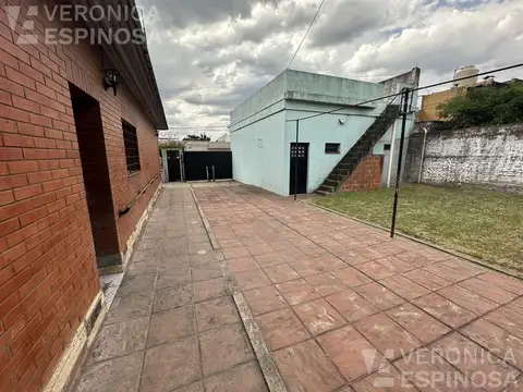 Galpon de cuatro ambientes en venta - Moron Sur