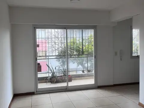 ALQUILER---Monoambiente--- Leguizamon al 1000
