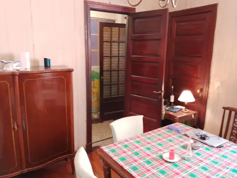 AMPLIO PH DE 3 AMBIENTES DE 180 METROS ( C/ DEPENDENCIA) CON TERRAZA PROPIA