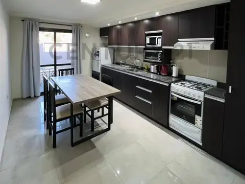 Departamento 6 ambientes con 2 baños