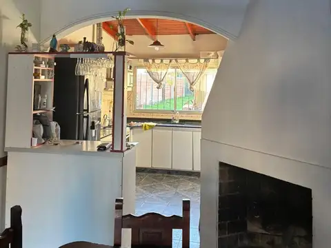 Casa 5 ambientes con 1 baño