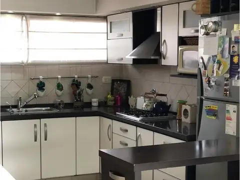 Casa 5 ambientes con 2 baños