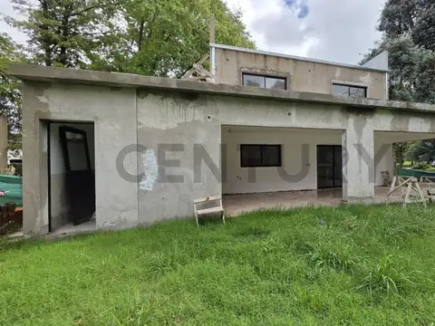 VENTA Casa 5 ambientes en Club de Campo Las Praderas de Luján - Acepta permuta - Opción financiación