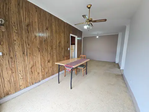 Departamento 3 amb. a la calle - Cerrito y Av. J. B. Justo