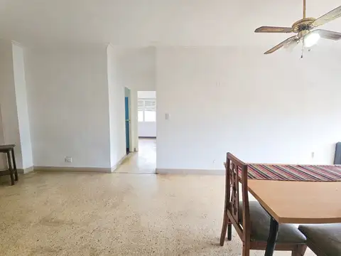 Departamento 3 amb. a la calle - Cerrito y Av. J. B. Justo