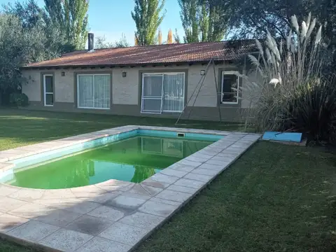 Casa en Venta con 2 cocheras