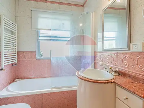 Casa 6 ambientes con 3 baños