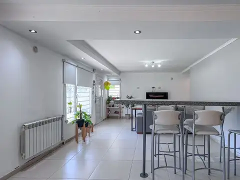 Casa 4 ambientes con 1 baño