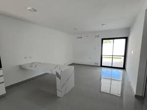 Casa en Alquiler con 1 cochera