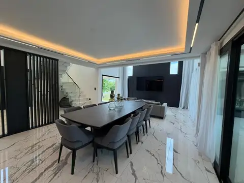 Casa en Alquiler en Countries y Barrios Cerrados en Ezeiza, USD 6.000