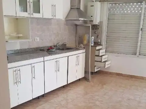 DEPTO EN VENTA L.M.CAMPOS 1800 BERNAL OESTE