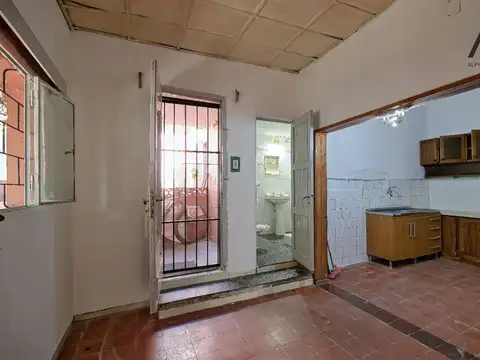Casa 3 ambientes con 1 baño