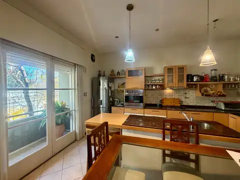Casa 5 ambientes con 2 baños