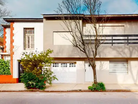 VENTA CASA 5 AMB CON COCHERA LA PERLA