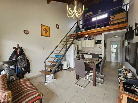 Depto Tipo Casa en Venta de 3 ambientes