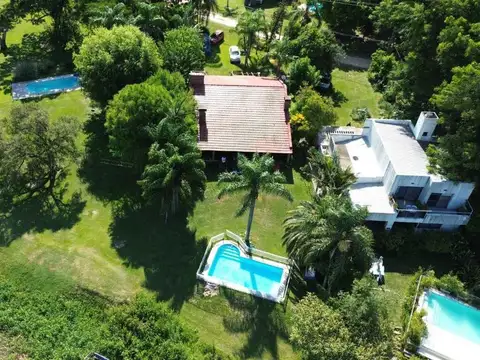 Casa en Venta con 2 cocheras