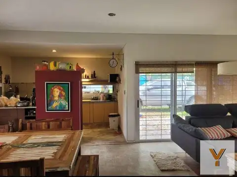 Quinta en venta - 2 Dormitorios 1 Baño - 10.000Mts2 - Lobos