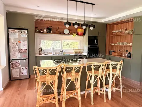 Casa 4 ambientes con 4 baños