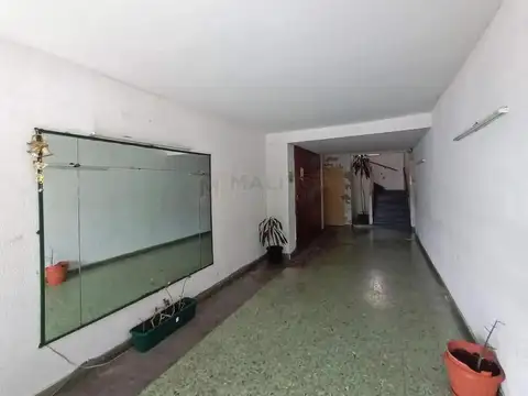 Venta Monoambiente en 1 Piso por Escalera en Floresta
