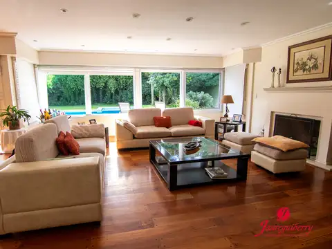 Casa en Alquiler de 4 dormitorios