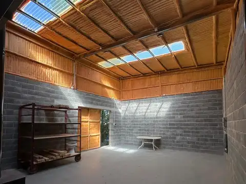 Galpon en Alquiler en General Roca, $ 750.000