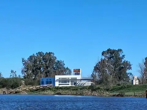 Chacra Náutica con Casa Ecológica y Autosustentable