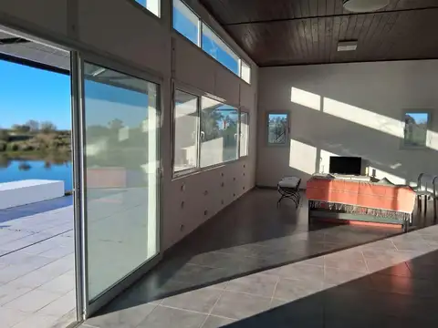 Chacra Náutica con Casa Ecológica y Autosustentable