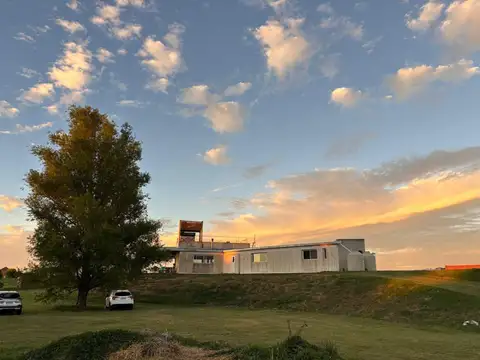 Chacra Náutica con Casa Ecológica y Autosustentable