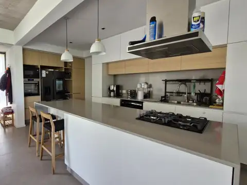 Casa en Alquiler en San Sebastian, USD 3.100