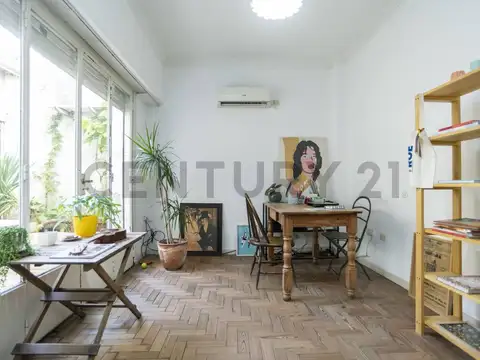 47 entre 11 y 12 800, Piso 1